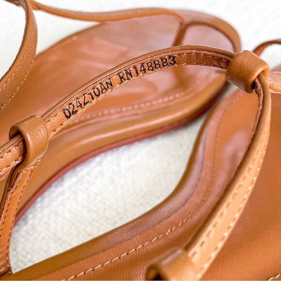Bibi Lou leather T-strap sandals. - Picture 11 of 12